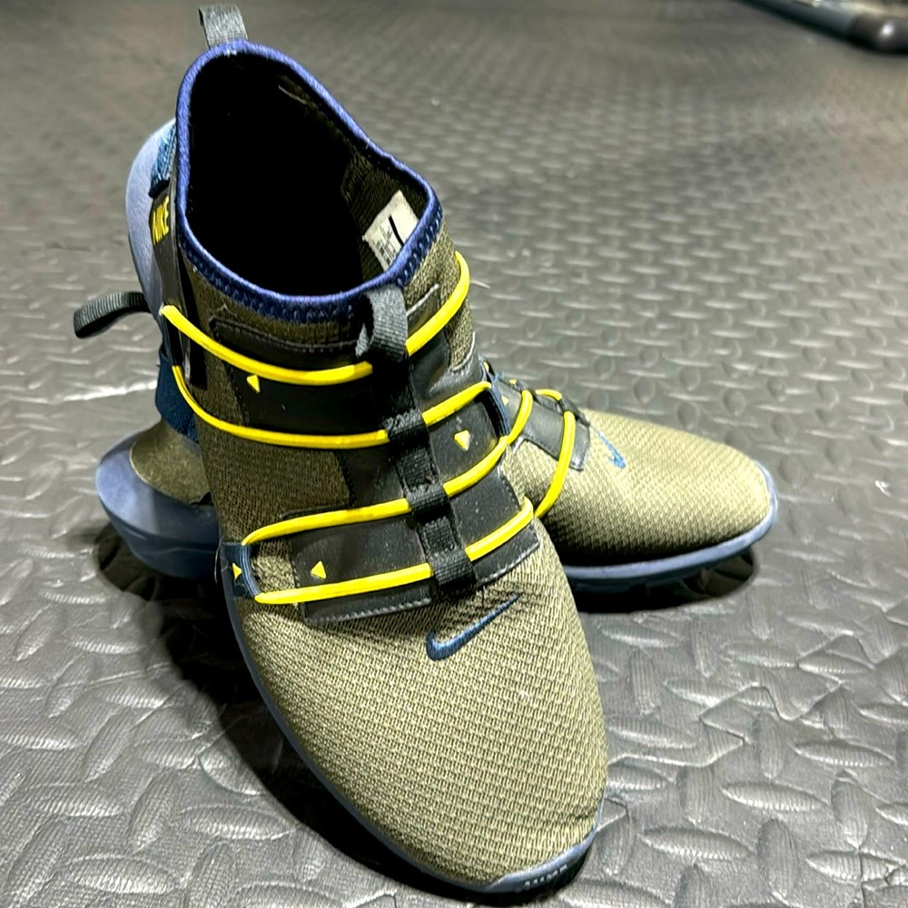 Nike Free - Sz 10. Army Green/Blue. Unique Slip Ons